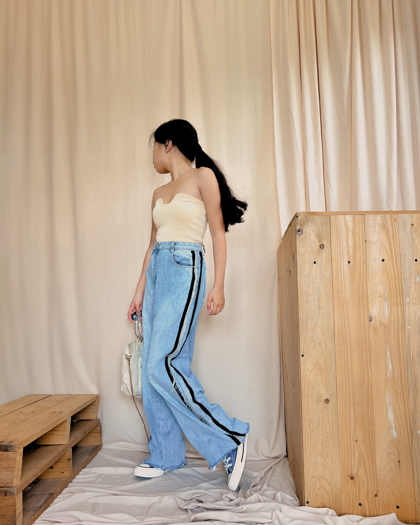Denim wide leg pants with side sparkly detail N3