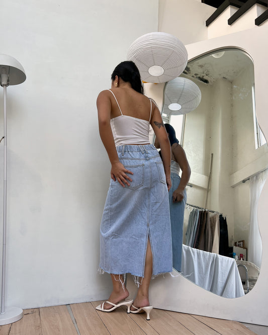 light washed raw hem with garterized back maci skirt (V21)