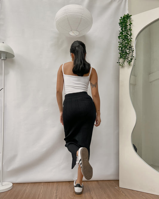 black ribbed knit maxi skirt with mid front slit E85