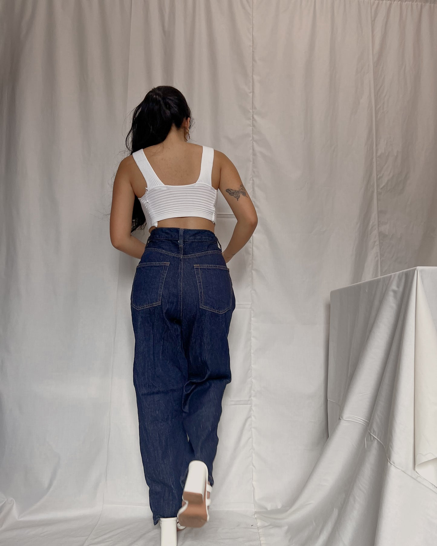 GU dark washed denim pants (A29)