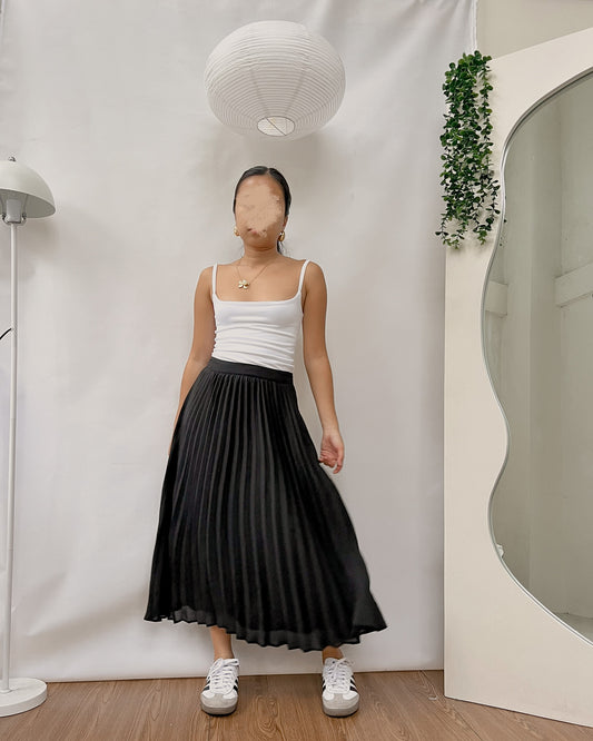 BERSHKA black pleated maxi skirt E81