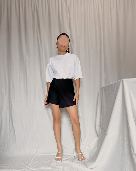 GU white round neck top