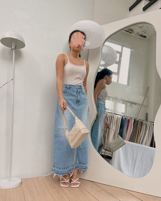 favorite light washed denim raw hem maxi skirt L14 (28-29)