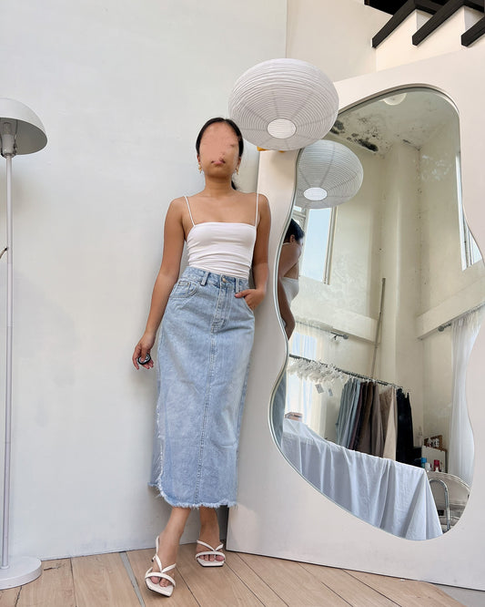 light washed raw hem with side slit maxi skirt (V23)