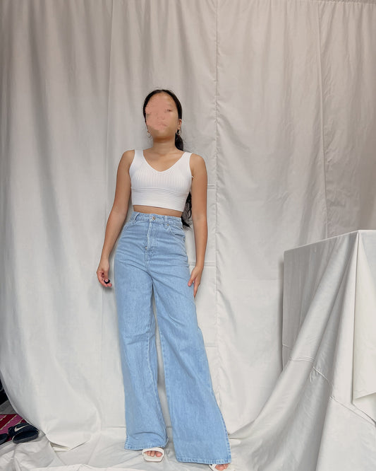 H&m most favoriteee light washed wide leg denim pants with side slit (A11)