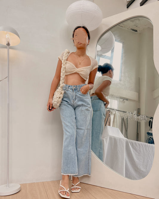 light washed wide leg raw hem pants (26-27) L2