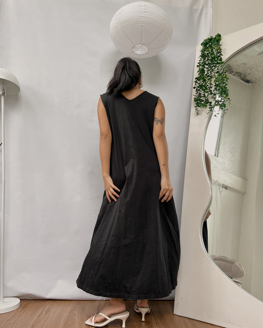 UNIQLO black shift maxi dress