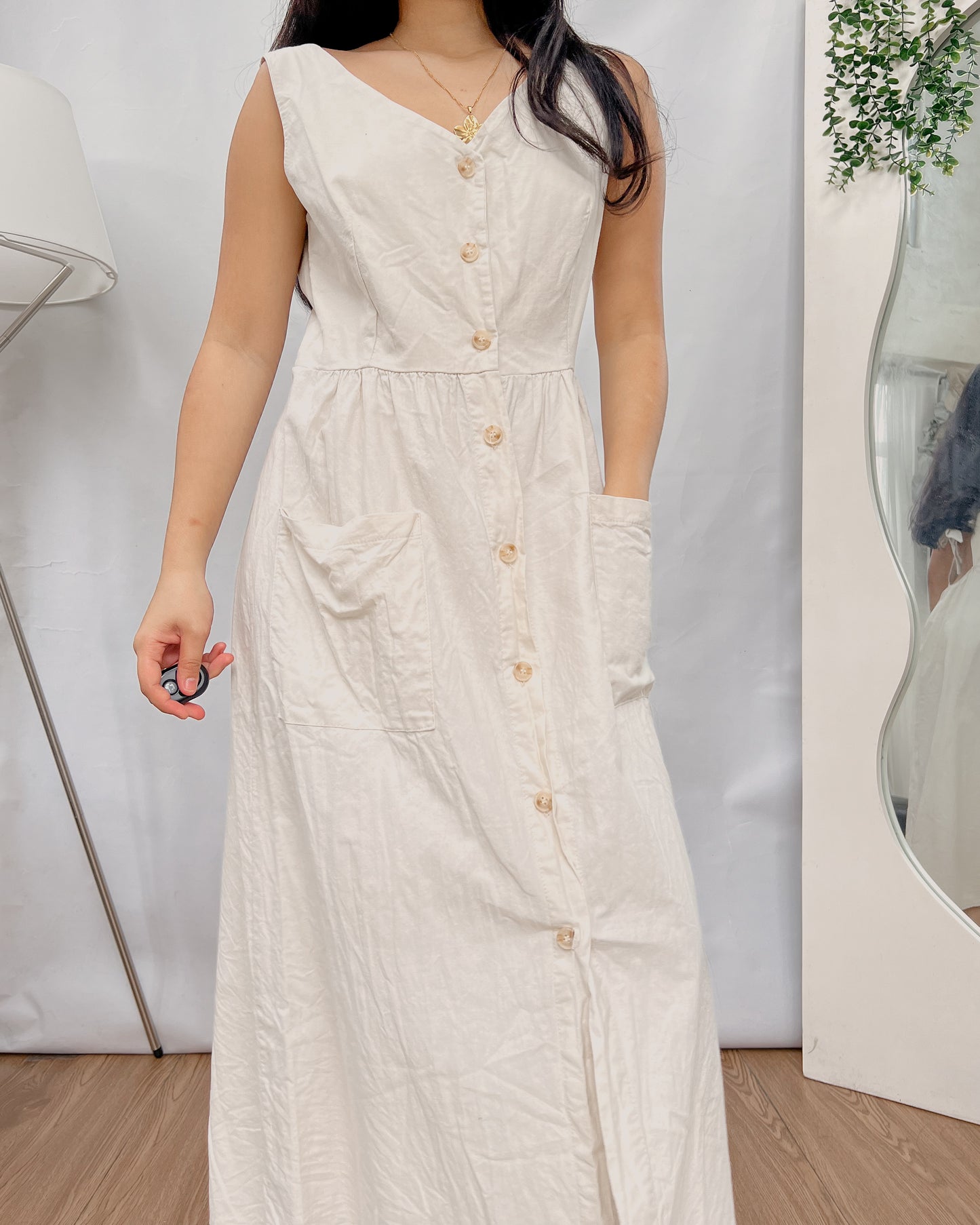 High quality linen off-white button down maxi dress with back hole Y34