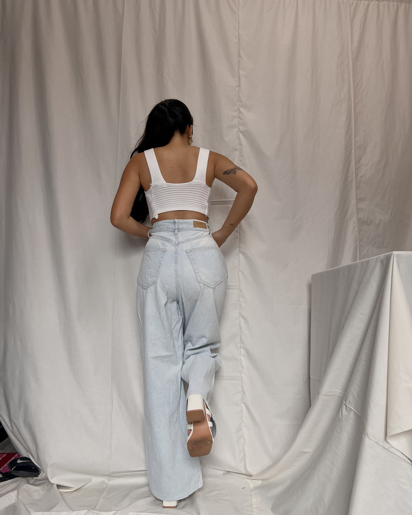 BERSHKA wide leg light washed denim pants (A14)