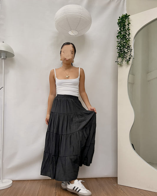 black tiered maxi skirt E82