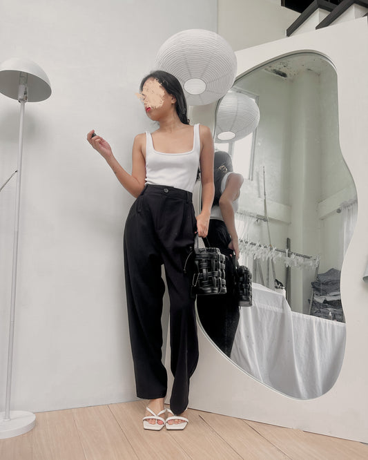 black flowy pleated trousers (28-29) B4