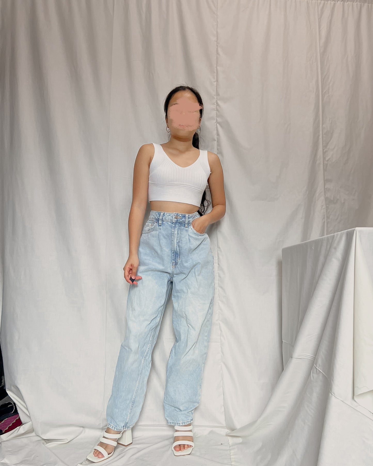 H&M light washed denim pleated clean cut pants (A13)