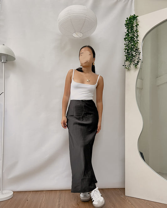 black silk maxi skirt E83
