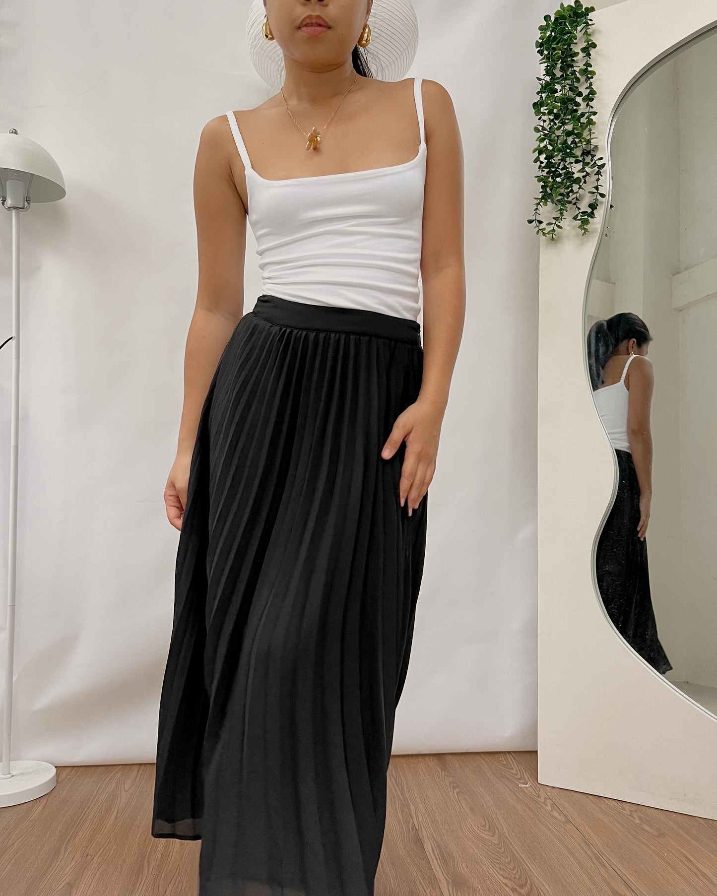BERSHKA black pleated maxi skirt E81