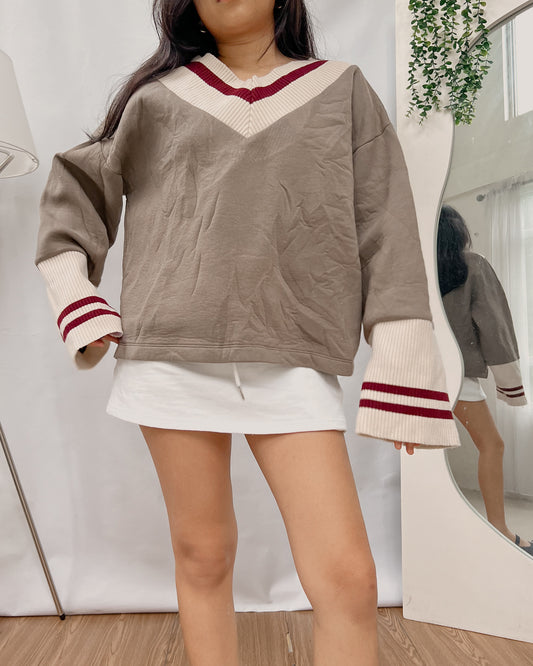 tricolored v-neck drop shoulder sweater Q23
