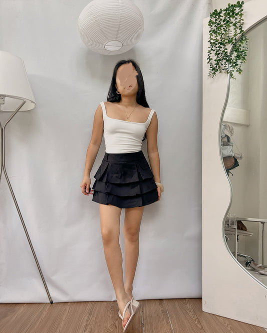 high quality double lined black tiered ruffled skort T15