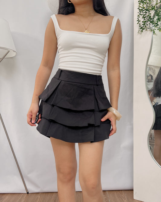 high quality double lined black tiered ruffled skort T15