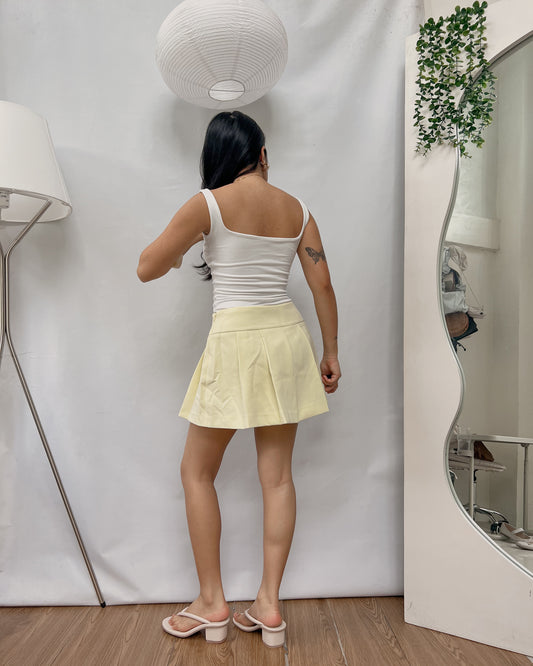 insane quality light yellow mini skort T14