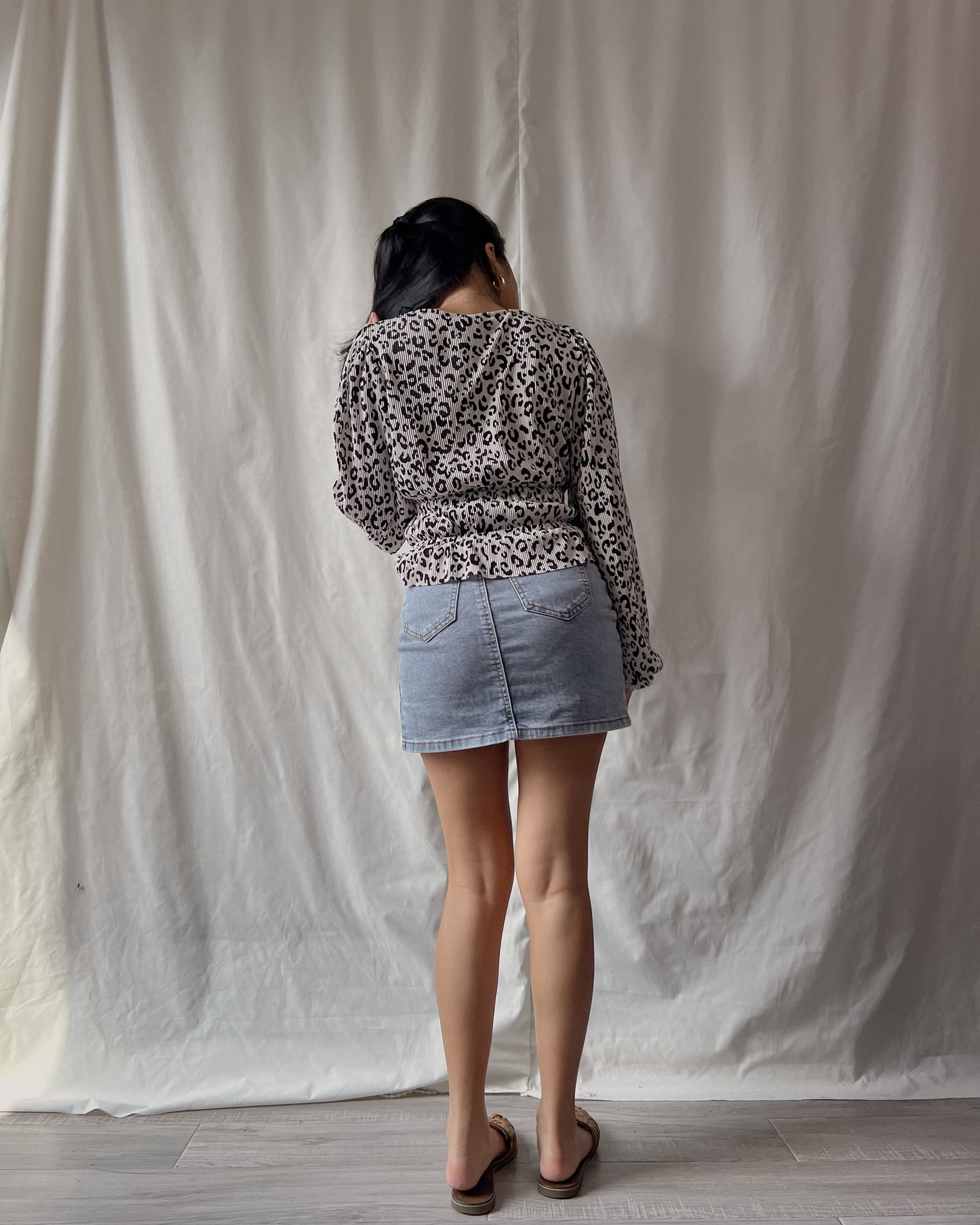 ZARA leopard print v-neck long sleeve with front tie