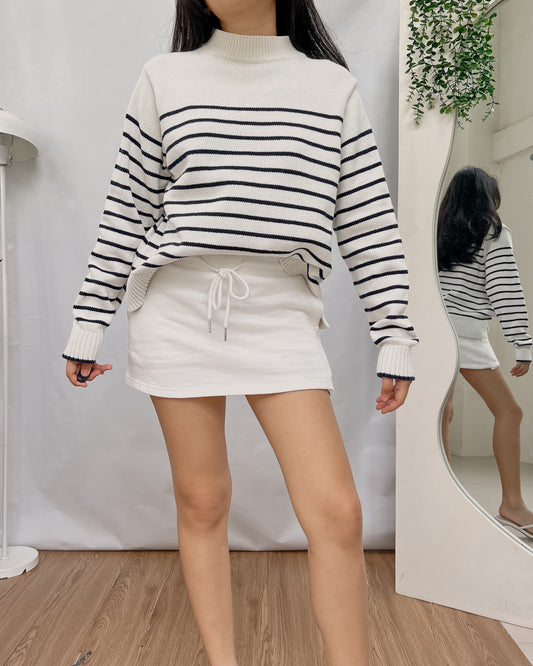 UNIQLO favorite white stripe sweatshirt