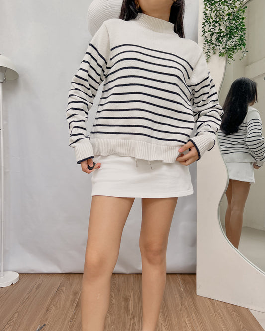 UNIQLO favorite white stripe sweatshirt
