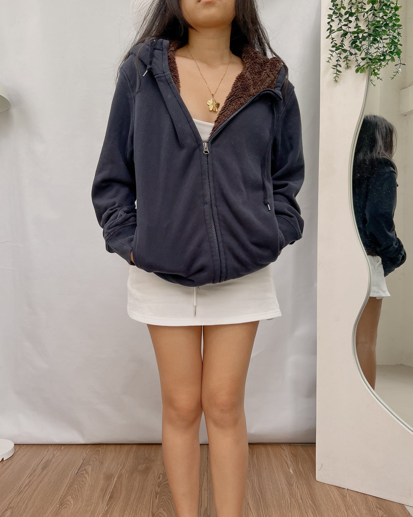 UNIQLO navy blue with fur inside zip up jacket with pocket