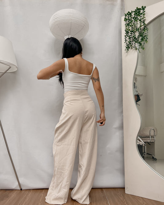 nude pleated trousers V39