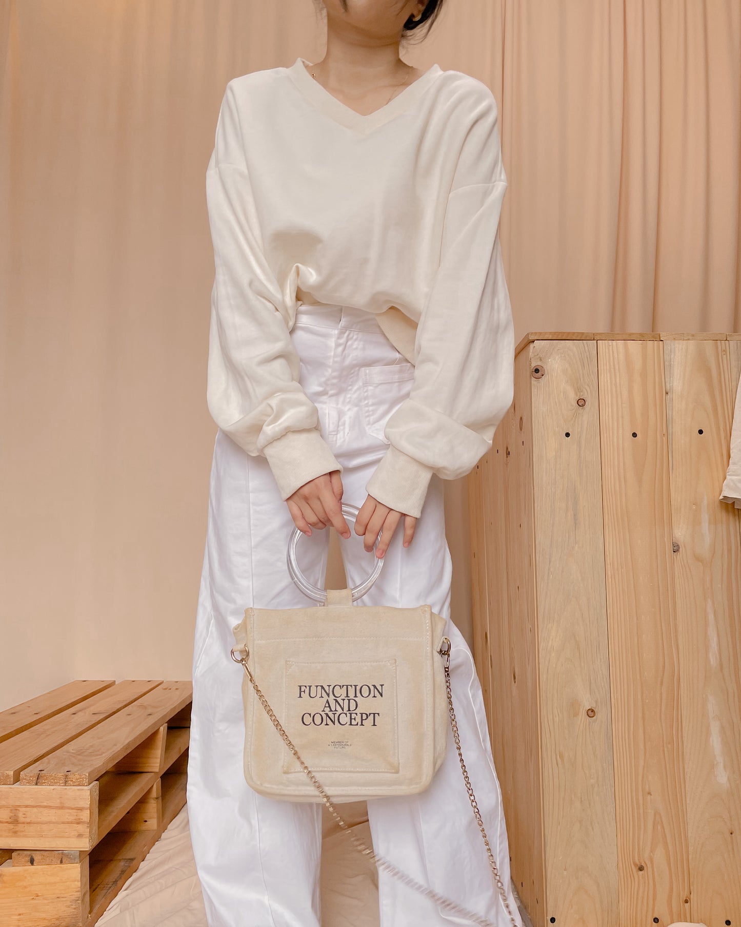 Egg white v-neck pull over