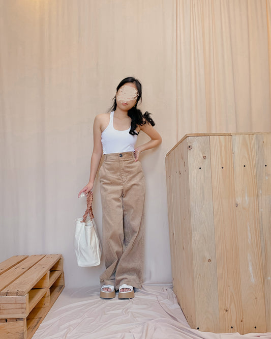 GU corduroy brown pants c61