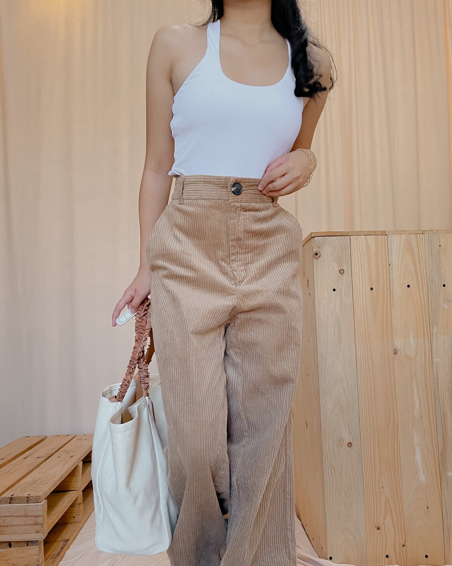 GU corduroy brown pants c61