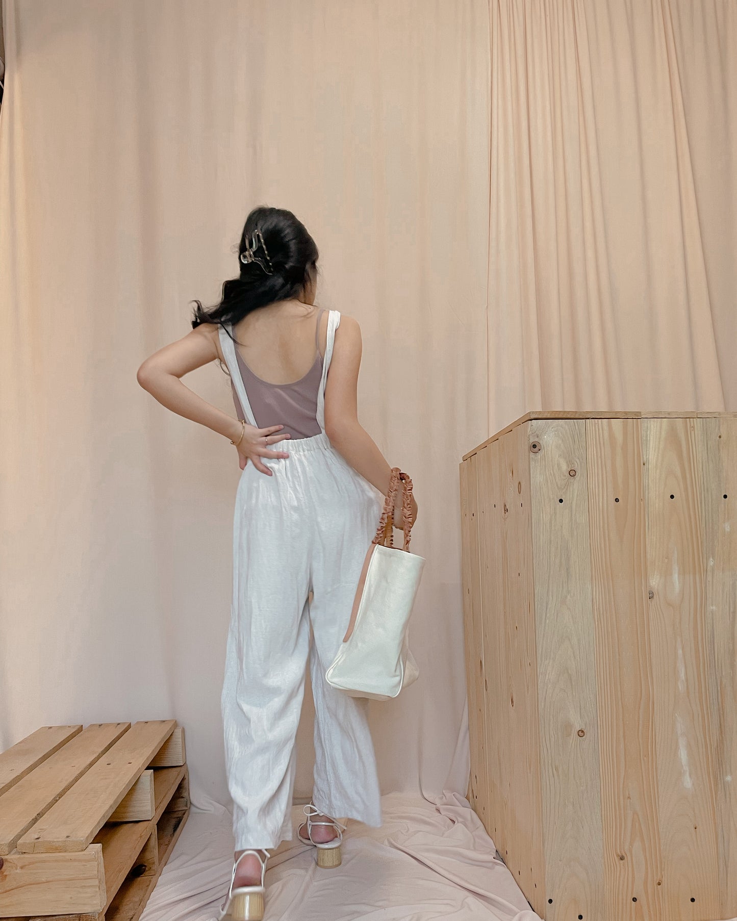 Linen sleeveless overalls