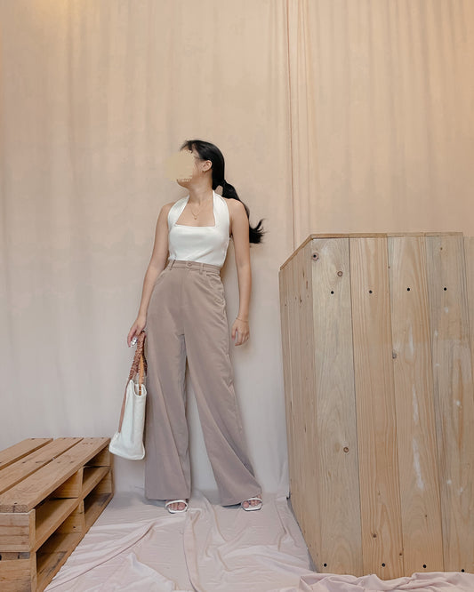 Light  Brown straight cut trousers ( b10)