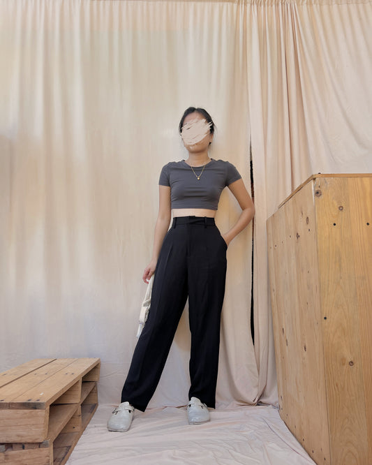Black flowy straight cut trousers  X7 (28-29)