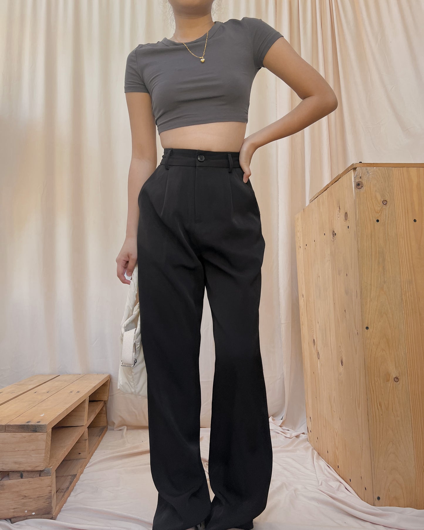 Black high quality straight cut  trousers X25 (24-25)