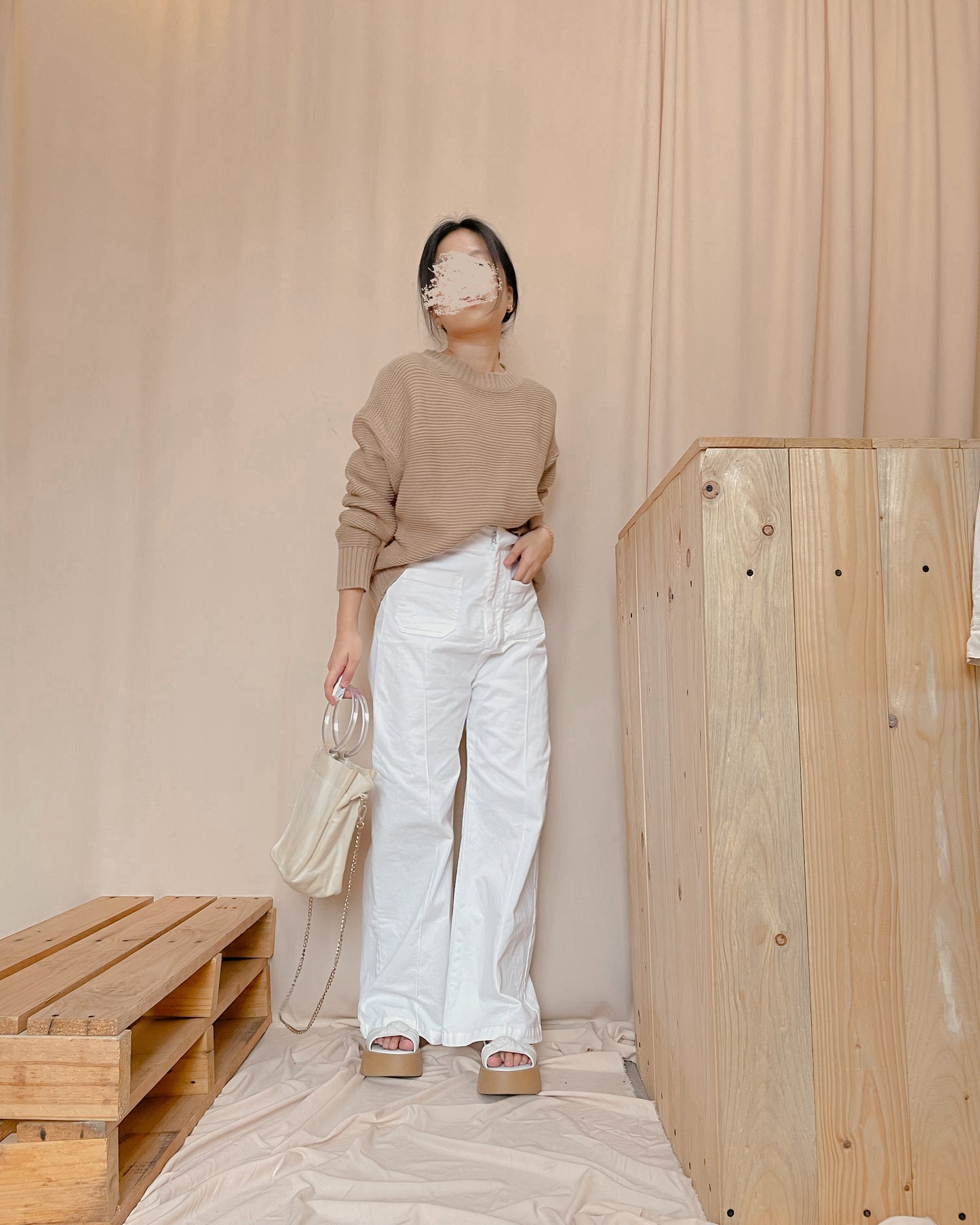 Knitted brown pullover