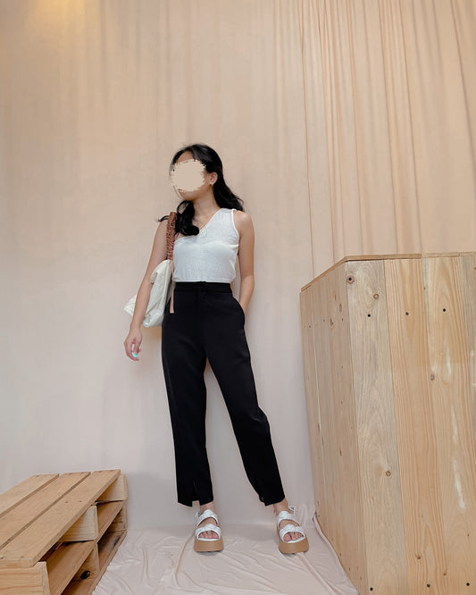 Black ankle length trousers with front slit (d14)