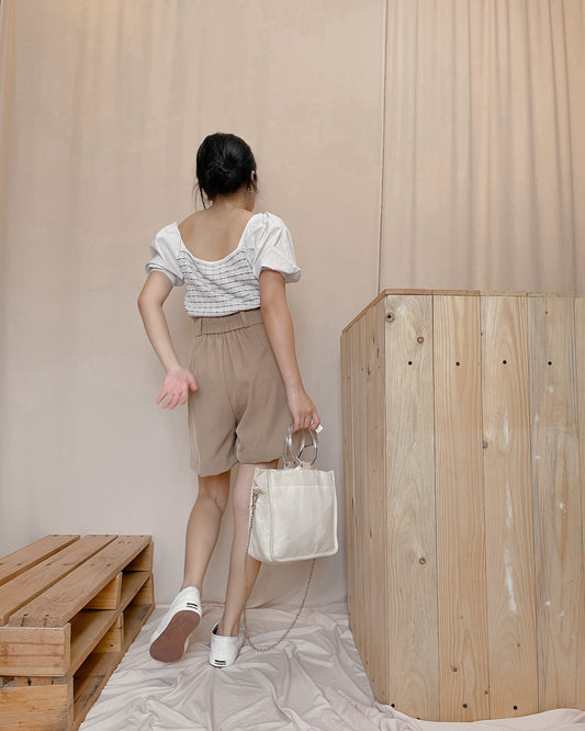 Puff sleeves top with horizontal design