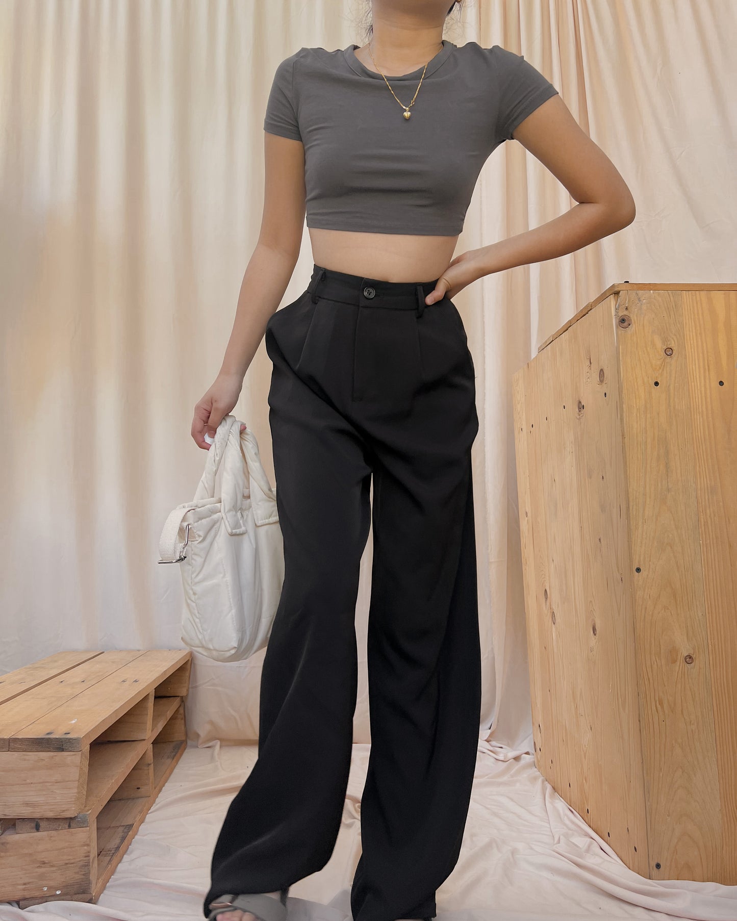 Black high quality straight cut  trousers X25 (24-25)