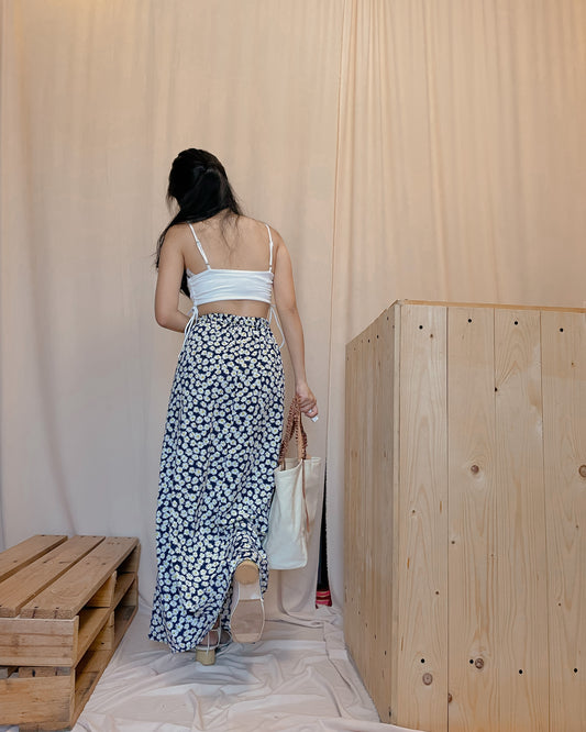 UNIQLO maxi skirt with daisy prints A2