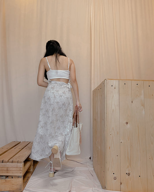 42. watercolor print white tiered midi skirt A36