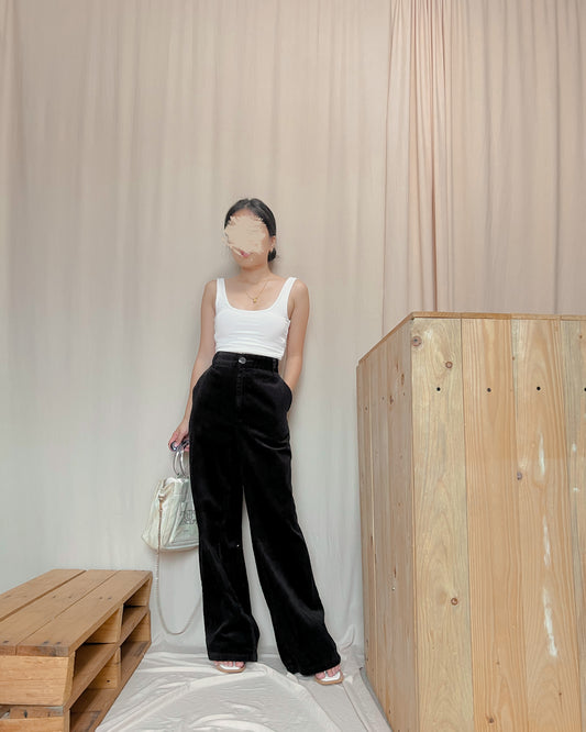 GU black  corduroy pants M9