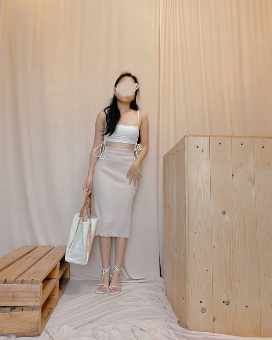 37. cream colored knitted midi skirt A17