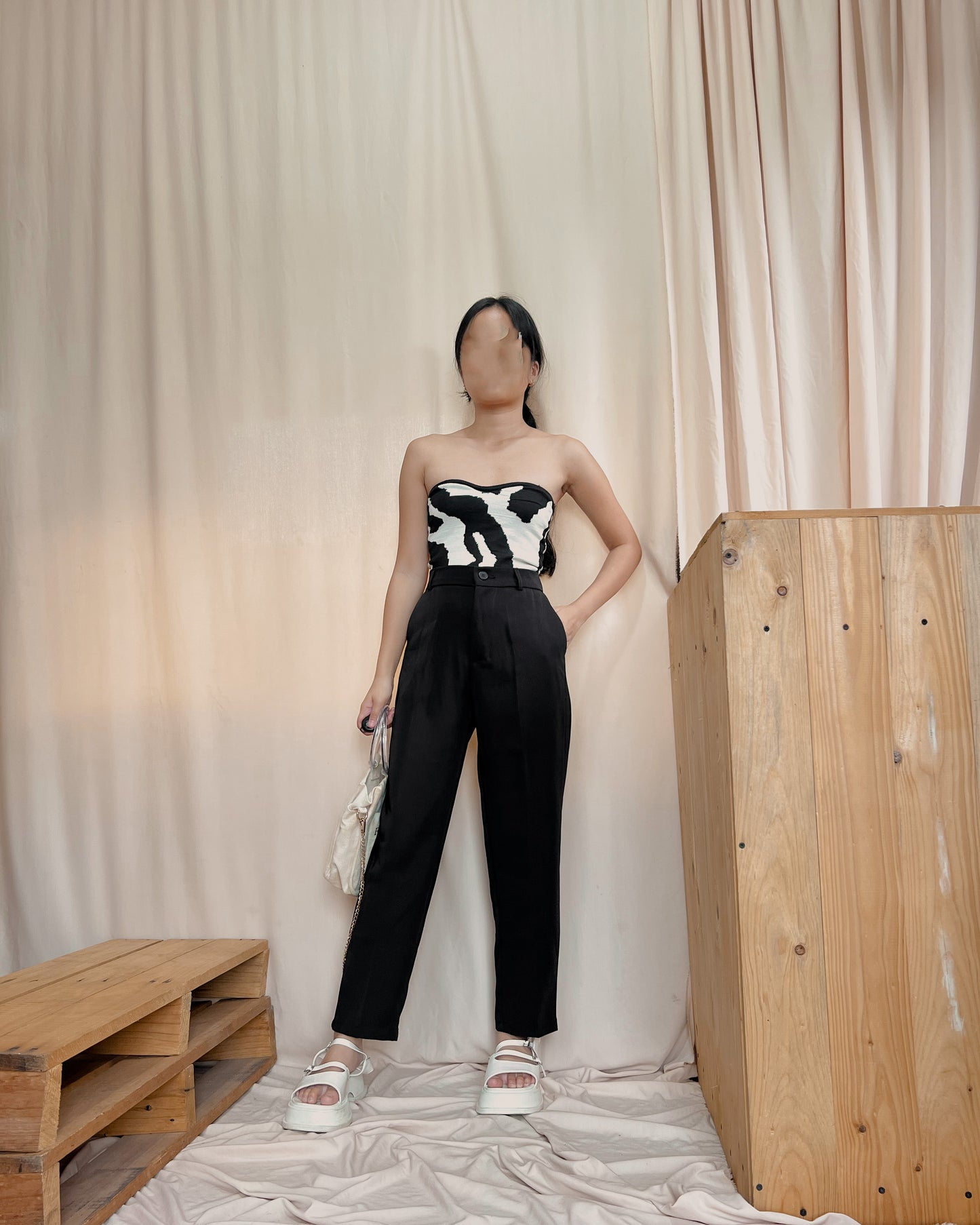 black high quality ankle length trousers B18