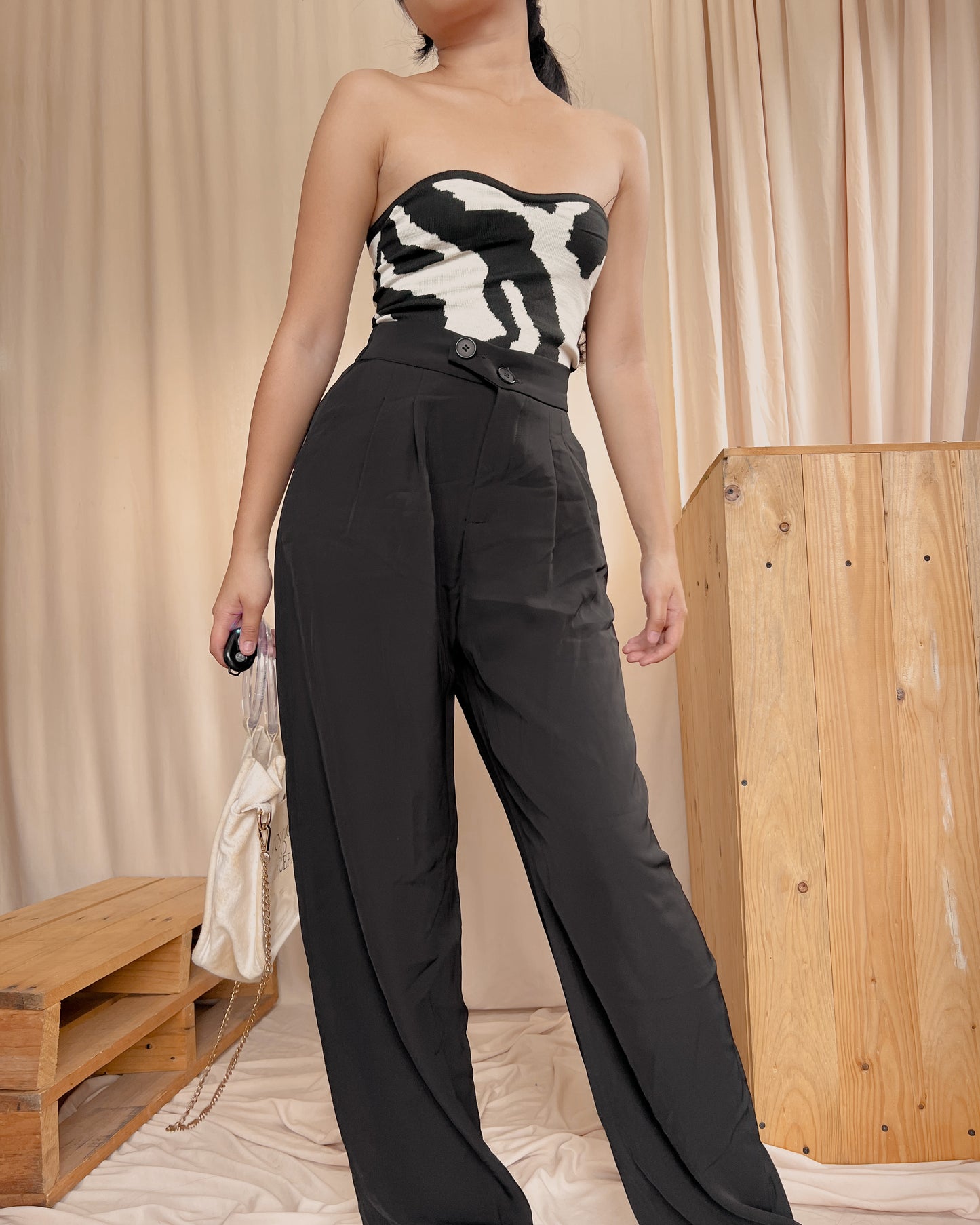 black two buttoned wide leg trousers B4