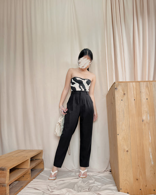 black high quality ankle length trousers B15