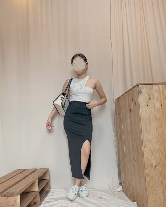 black fitted skirt S5 (fits 24-27)