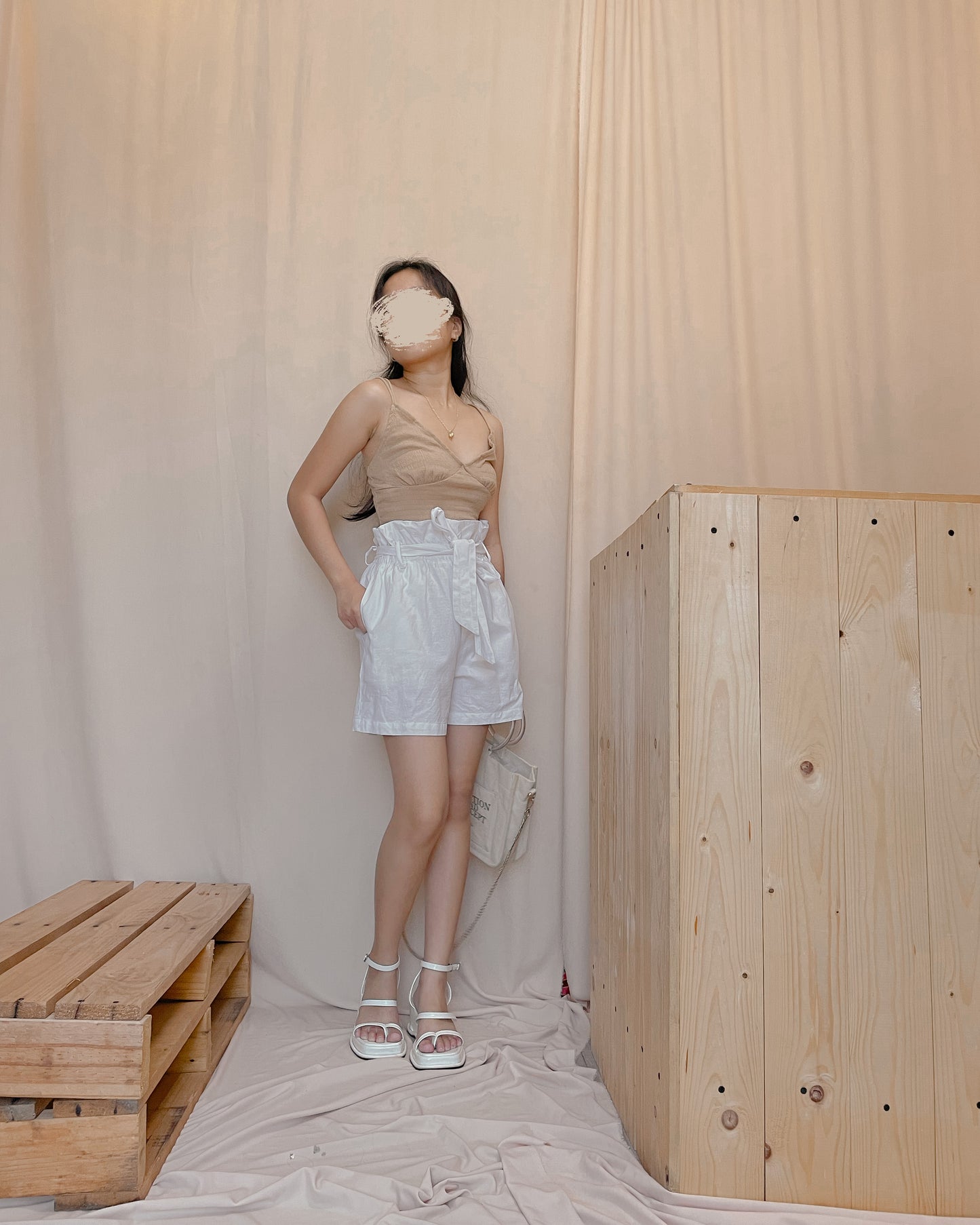 21. linen white paper bag shorts with front tie B14