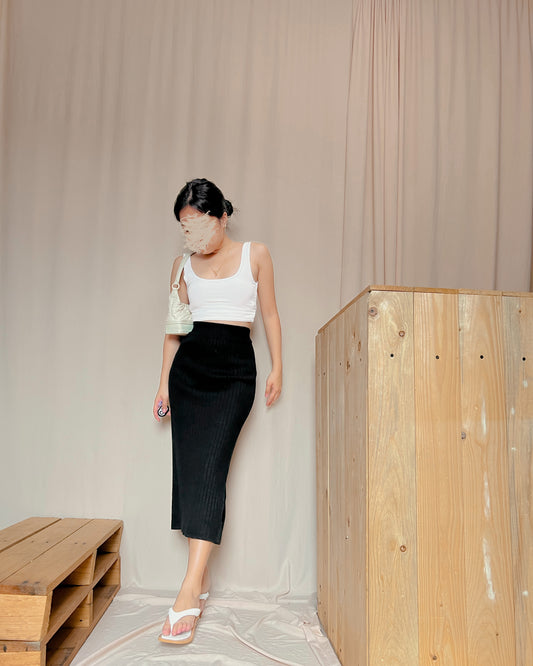 black body hugging ribbed knit skirt B21