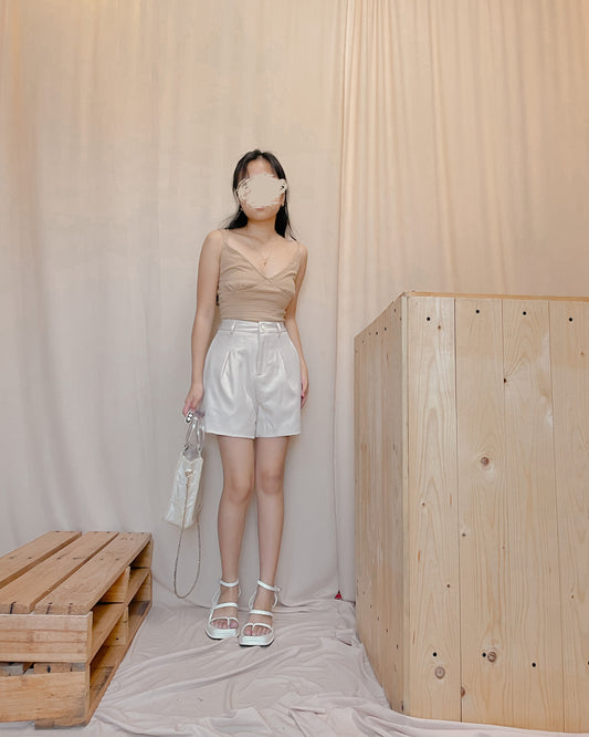 28. Nude trousers shorts B8