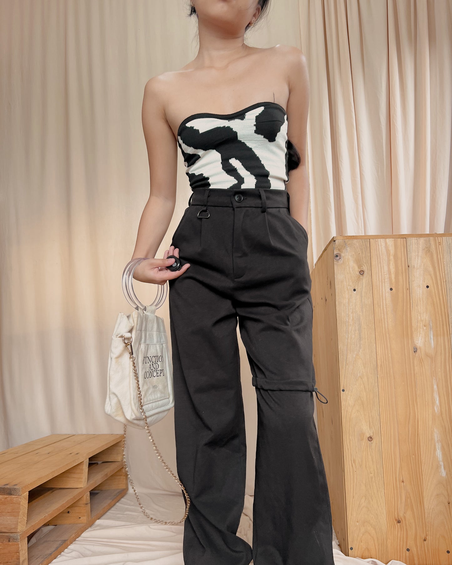 black high quality jogger style trousers B8